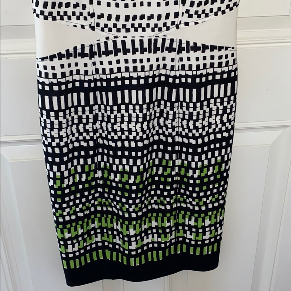 Sleeveless Dress - Picture 3 of 6